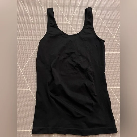 Ingrid+Isabel Seamless Belly Support Maternity Tank Top Bundle (2), M/L, black - Picture 4 of 4